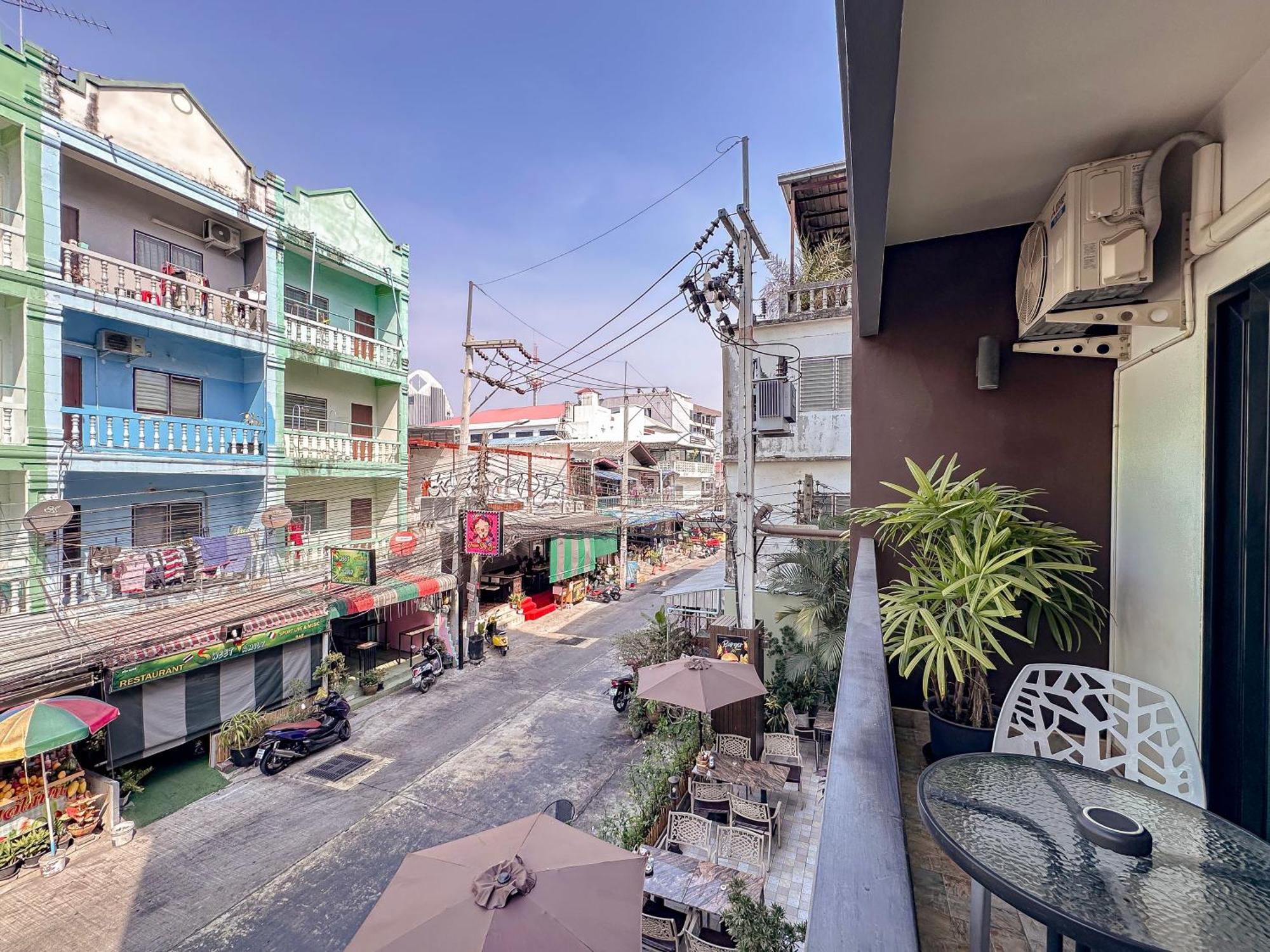 Nalanta Hotel Pattaya Exterior photo