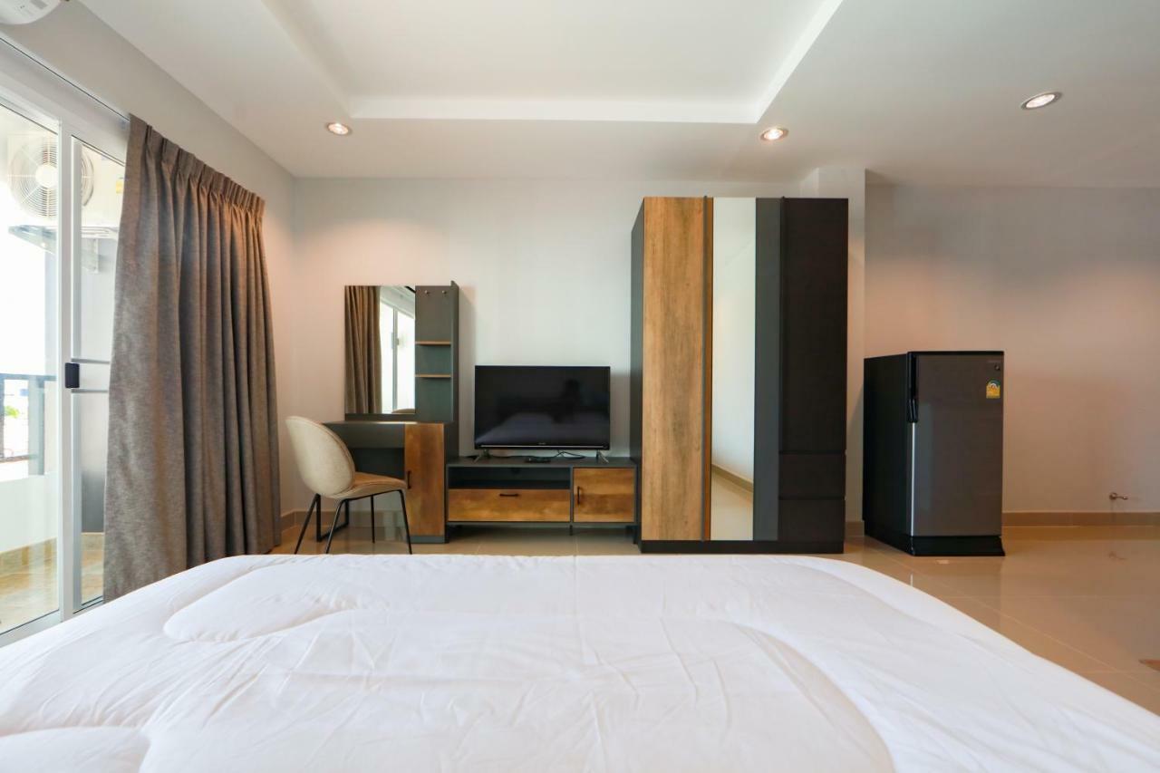 Nalanta Hotel Pattaya Exterior photo