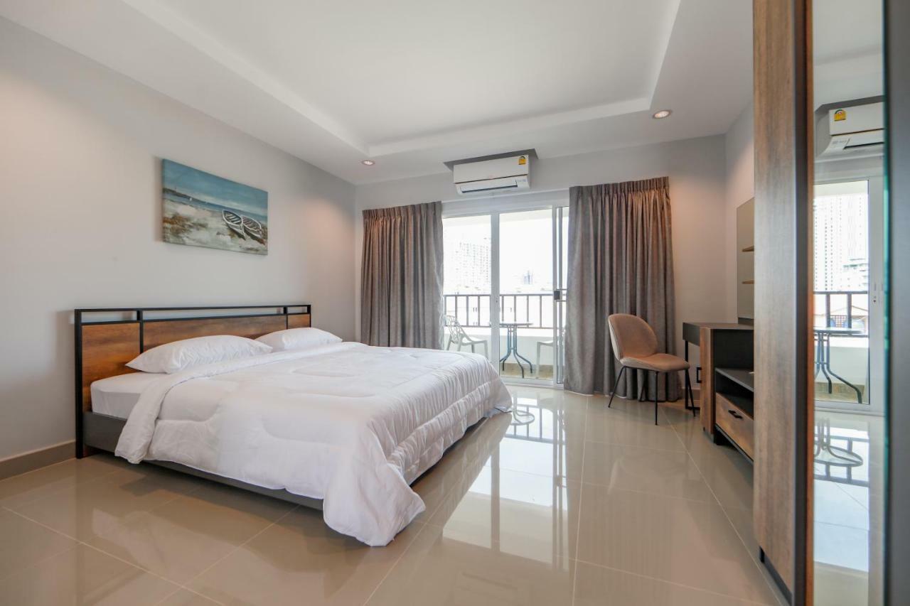 Nalanta Hotel Pattaya Exterior photo
