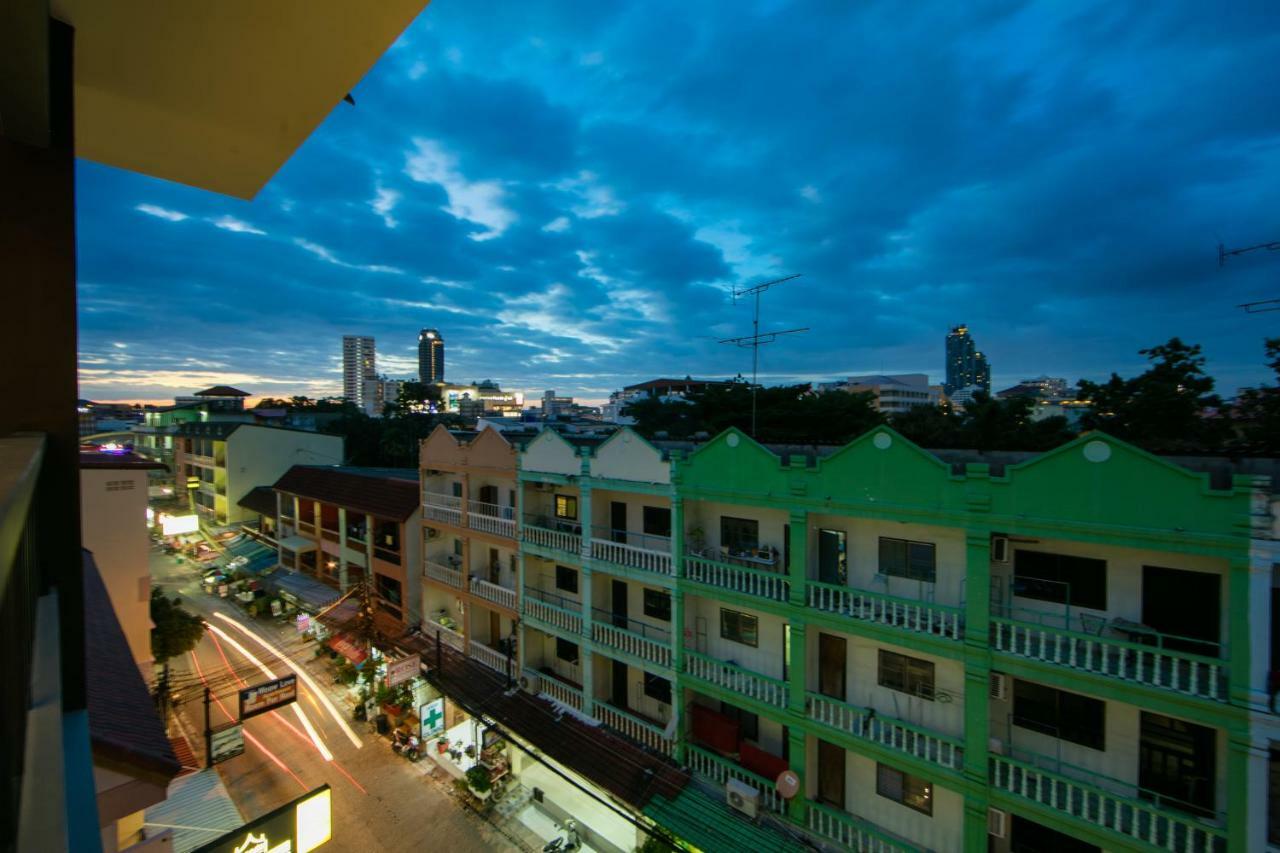 Nalanta Hotel Pattaya Exterior photo